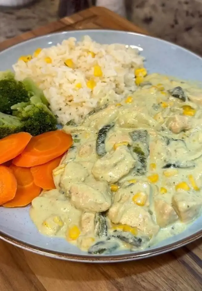 POLLO CON RAJAS EN CREMA POBLANA